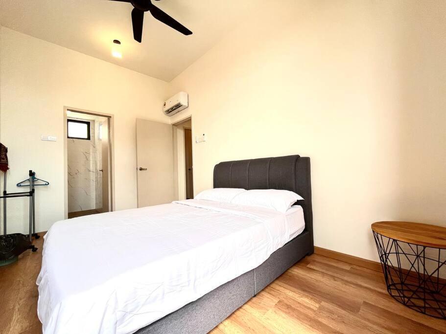 Ins Suite @ The Quartz Residence-Infinity Pool Malacca Exterior foto